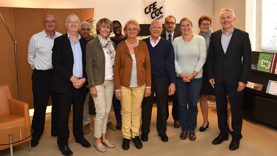 De gauche à droite : au premier rang, Christian Expert, Anne-Michèle Chartier, Martine Keryer, Gérard Behard, Cécile Hermeline, Bruno Bisson ; au second rang, Michel Petitot, Jean-Pierre Nieto, Caroline Cazeau, Alain Canton, Anne Dymny - © Nathanaël Mergui/Mutualité française