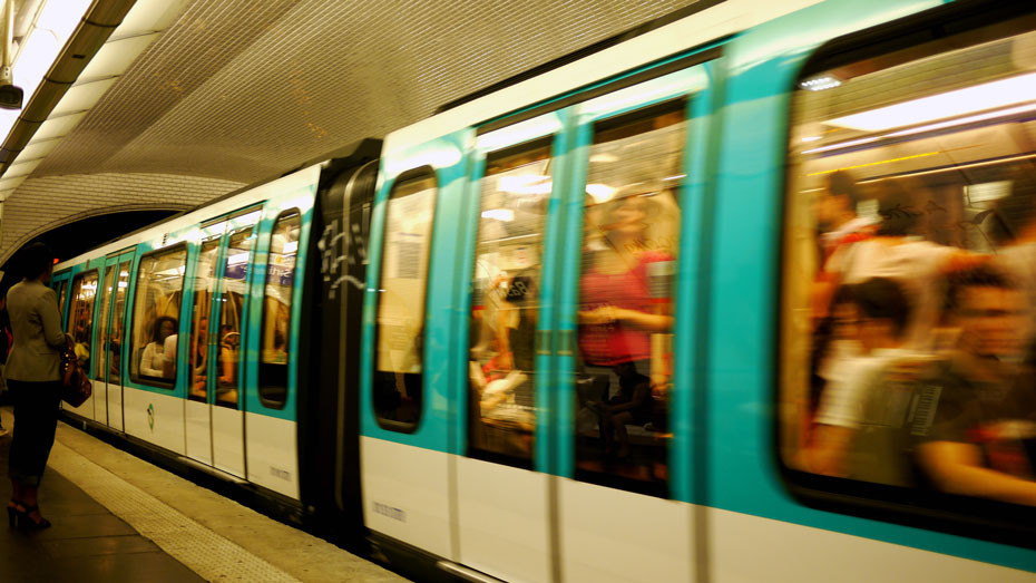 Station de métro à Paris - © Adobe Stock